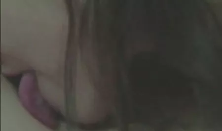 Model teen webcam parmaklarını tükürme olgun bayan seks videoları ve emme