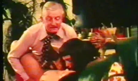 Küstah Alman esmer oral seks mature sikişme verir