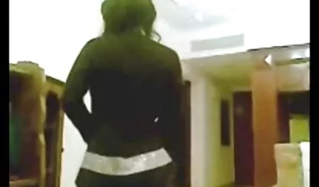 Skinny babe ona sıkı eşek alır olgun anne sex porn