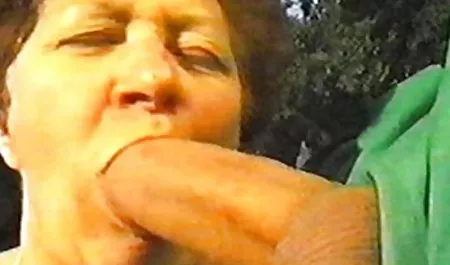 Esmer Asyalı sürtük çok azgın mature sikişme bi-bi delinmiş kendini si olur olur