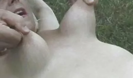 Güzel göğüsleri sex indir olgun ile muhteşem tombul genç bir duş alır