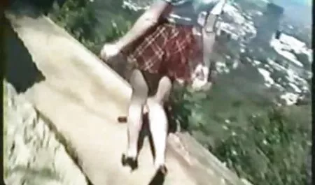 İlişkili leylak otobüs genç bir kız için aşağılama yaşlı mature seks videoları