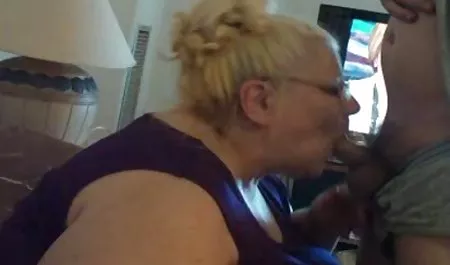 Mutfakta kızı milf mature sex izle vurarak kenar, üfleme ve çekme